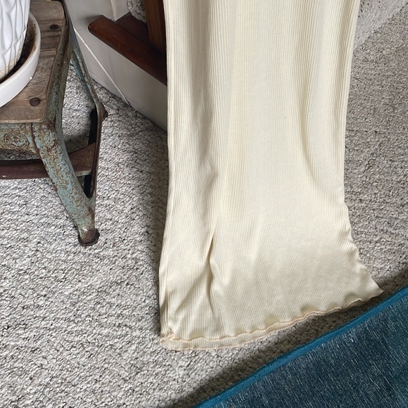 PrettyLittleThing Ribbed Pale Yellow Maxi Dress - Picture 5 of 12